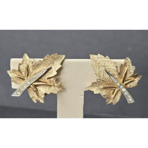 Vintage Boucher Signed Gold Tone Leaf Earrings with Rhinestones Clip On 38 - Picture 2 of 6